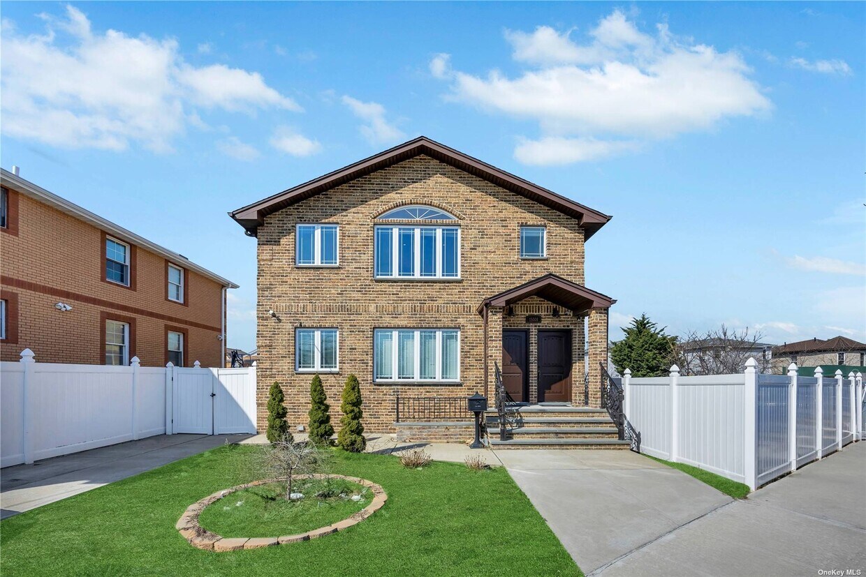 Foto principal - 150-8 99th Pl