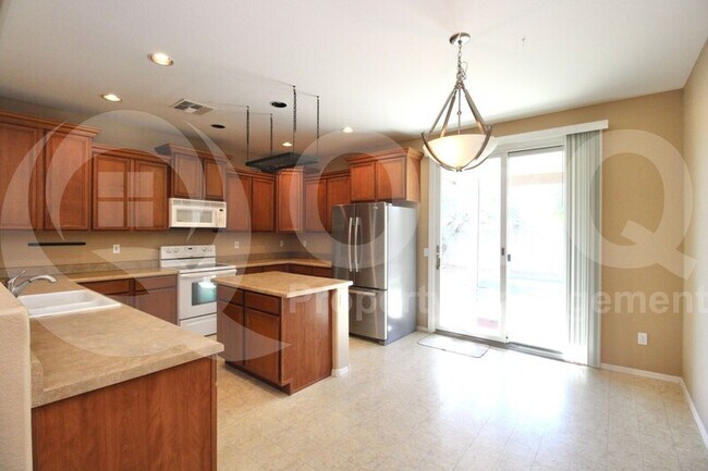 Foto del edificio - 1109 E Leaf Rd