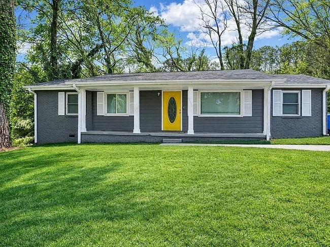 Building Photo - 3555 Meadowridge Dr SW