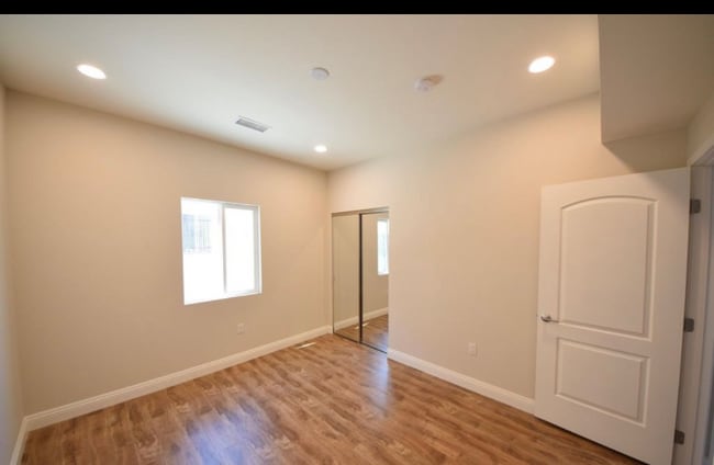 Building Photo - 6261 W Olympic Blvd