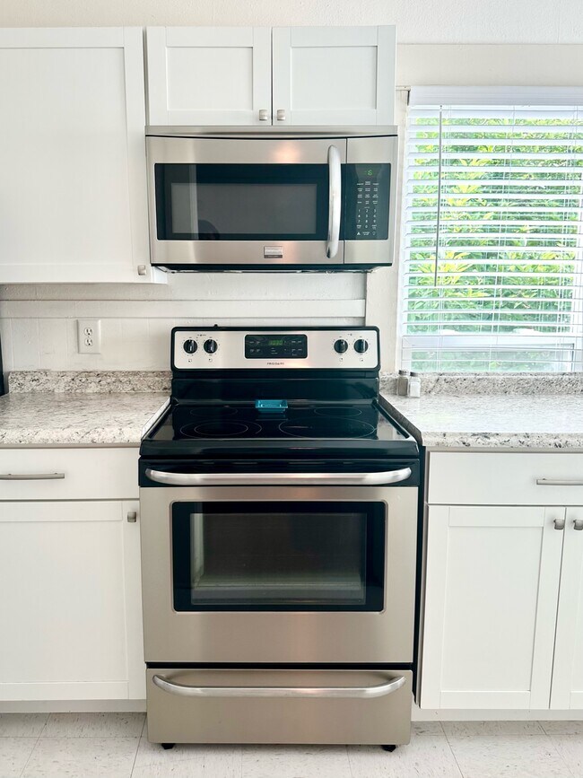 Horno / Estufa - 515 E Tuscaloosa St