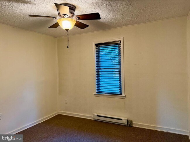 Foto del edificio - 241 Harpers Hollow Ln