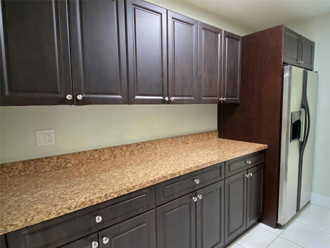 Foto del edificio - 1610 NE 62nd St