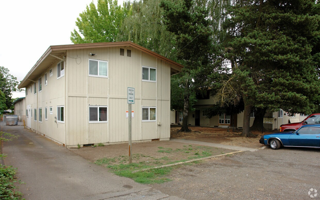 Primary Photo - Norman Center Apartments