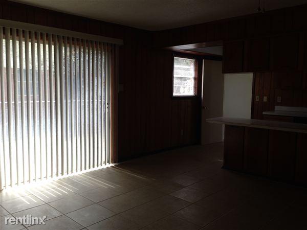 Foto del edificio - 2173 Popps Ferry Rd