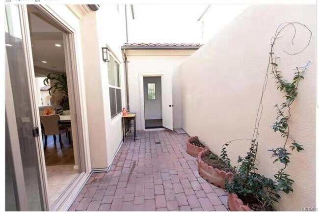 Building Photo - 138 Briar Rose