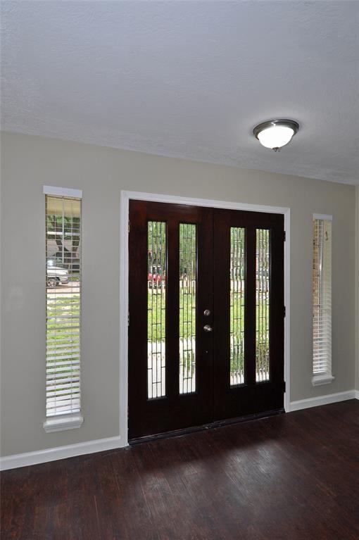 Building Photo - 208 Sherbrook Cir