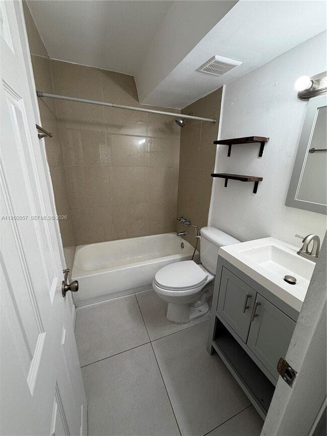 Foto del edificio - 5199 NW 7th St