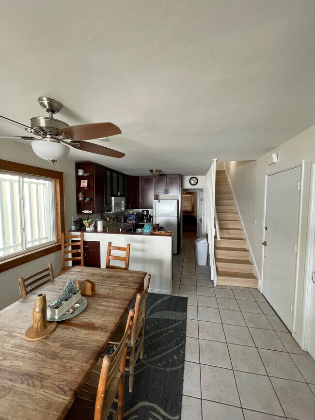 Building Photo - 3355 Ocean Front Walk