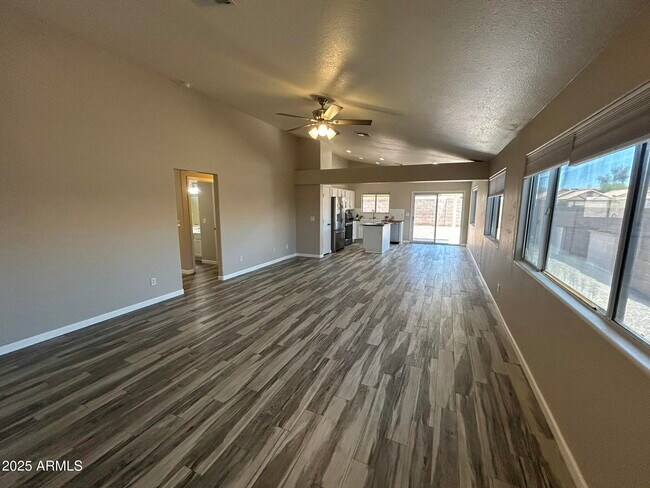 Foto del edificio - 21617 N 30th Ave