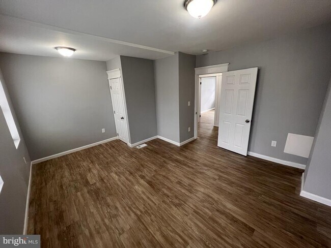 Building Photo - 2517 Garrett Ave