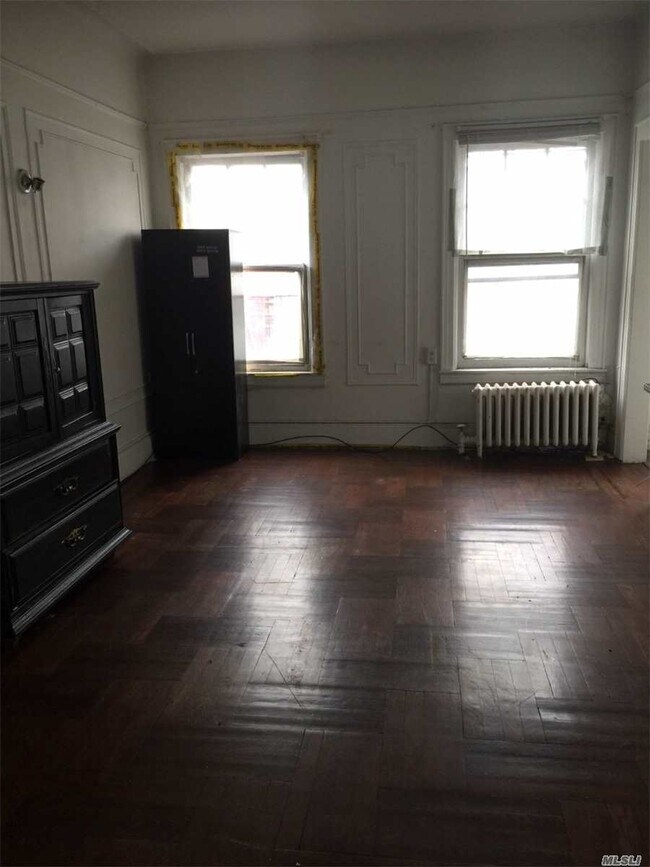 Building Photo - 34-20-34-72 72nd St