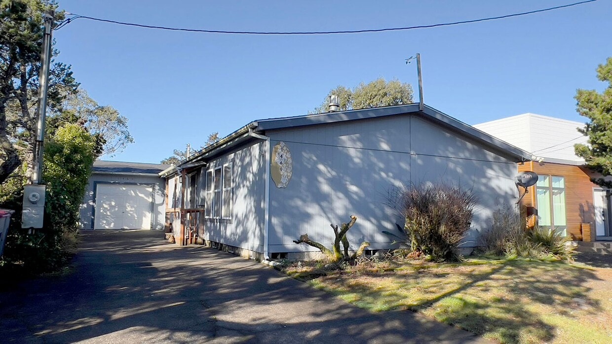 Foto principal - 1460 S Columbia St