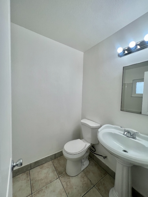 Building Photo - 1134 N East St