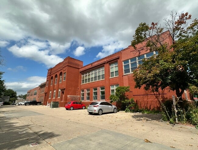 Building Photo - 1223 N 9th St