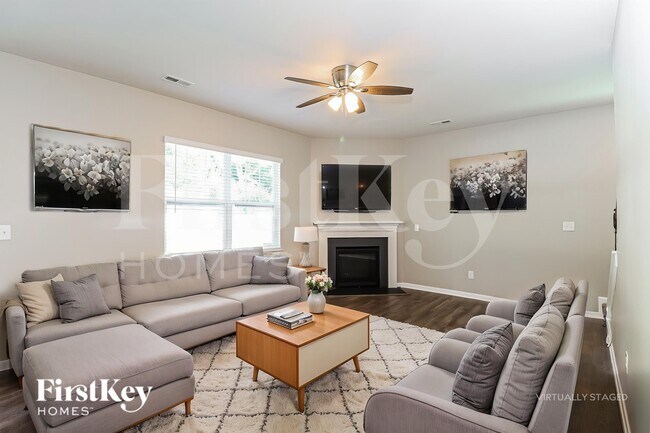 Foto del edificio - 5048 Deisy May Ln