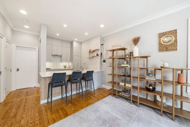 Foto del edificio - 108 E Brookline St
