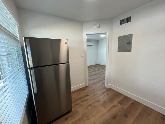 Foto del edificio - 222 S 10th St