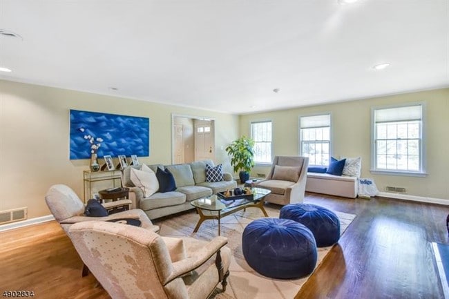 Building Photo - 478 Long Hill Dr