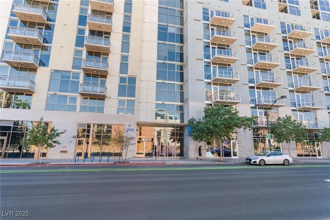 Foto del edificio - 353 E Bonneville Ave