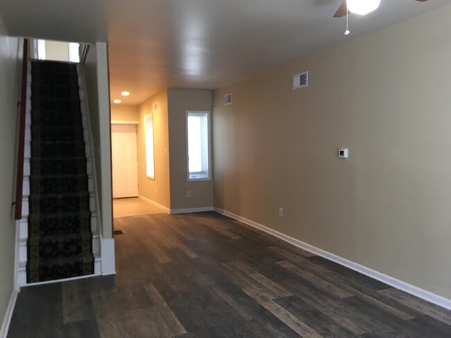 Building Photo - 17 E Ashmead St