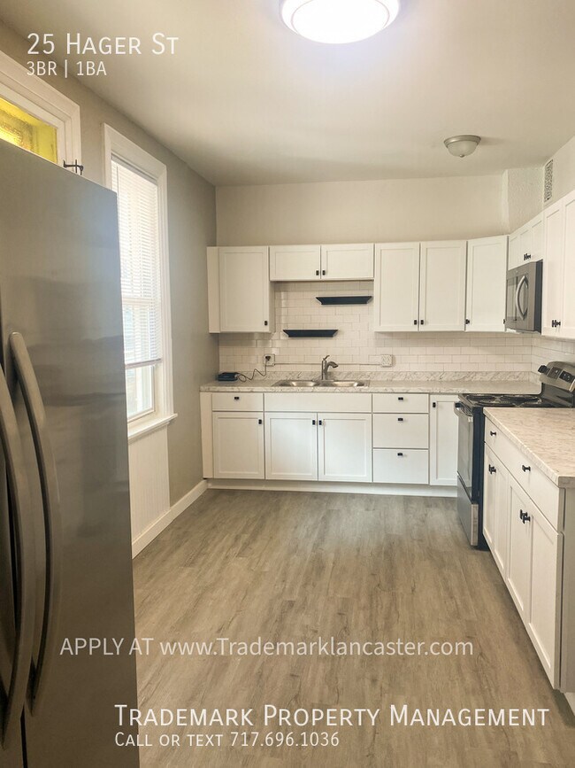 Building Photo - Nice 3 Bedroom Town Home
