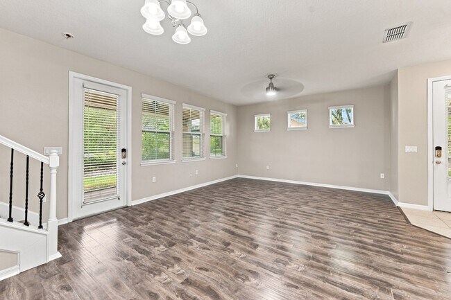 Foto del edificio - Stunning 3 BR + LOFT / 2.5 BA/ 2-Car-Garage Townhome in GATED community!