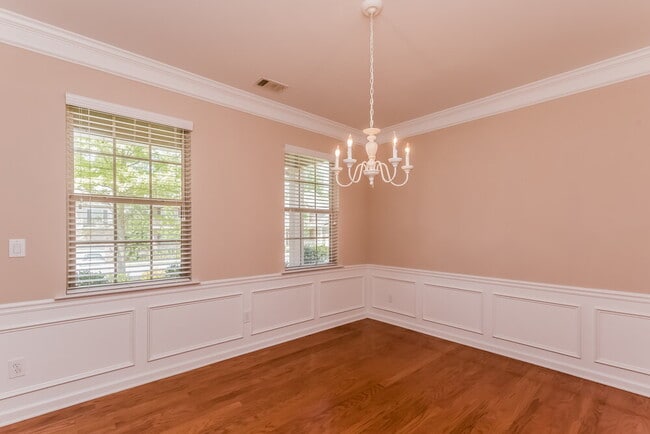 Building Photo - 206 Shaw Dr