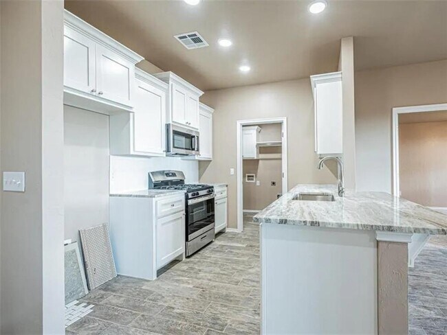 Foto del edificio - 1628 Highland Loop