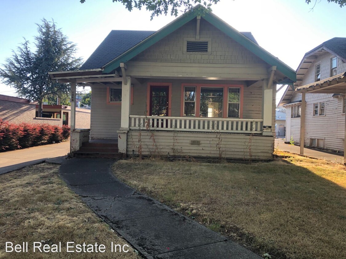 Primary Photo - 3 br, 1.5 bath House - 1348 Oak Street