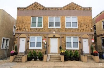 Building Photo - 1018 S 52nd St
