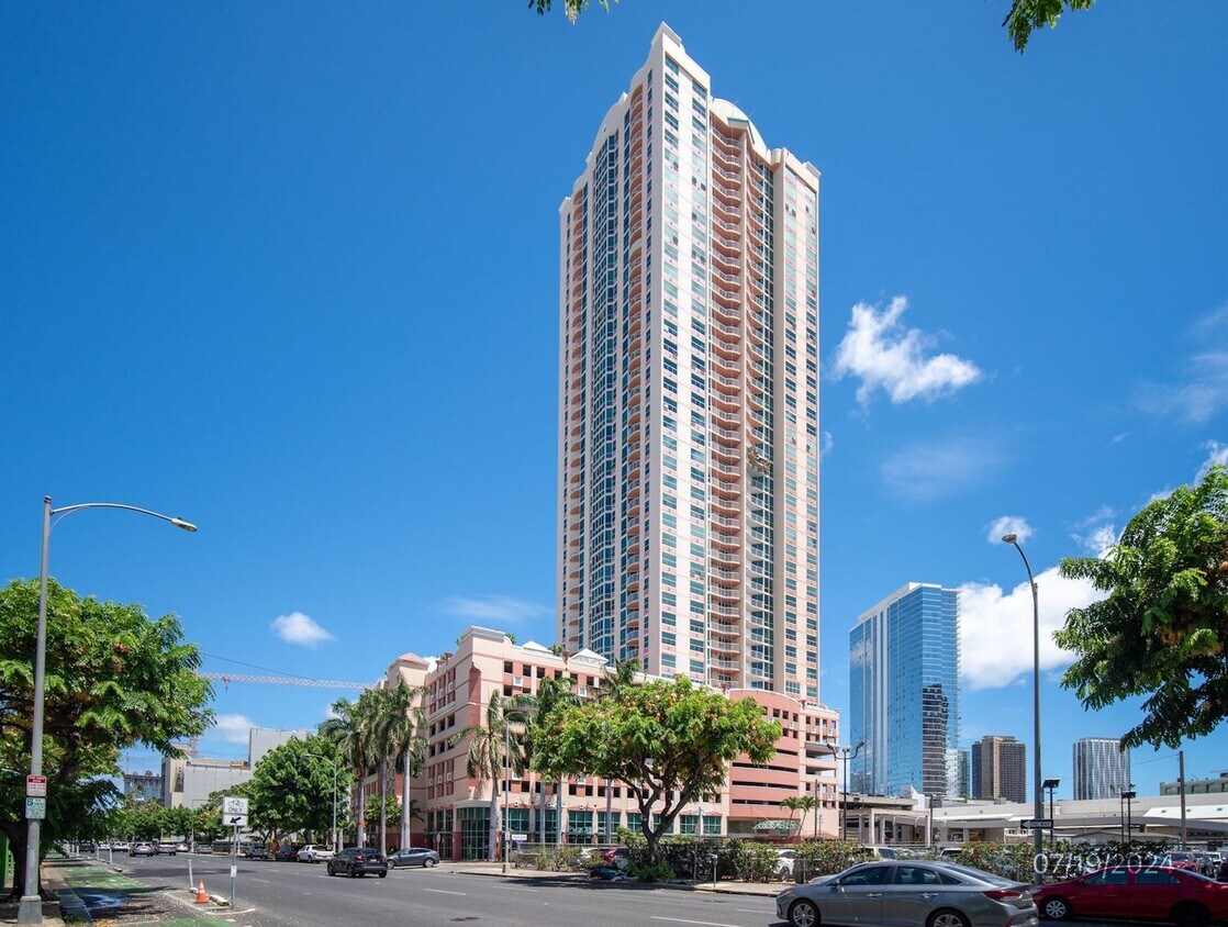 Foto principal - ONE ARCHER LANE - 2 bd 2 ba 1 pkg $2400