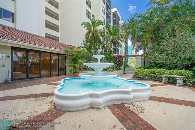 Foto del edificio - 105 Lake Emerald Dr