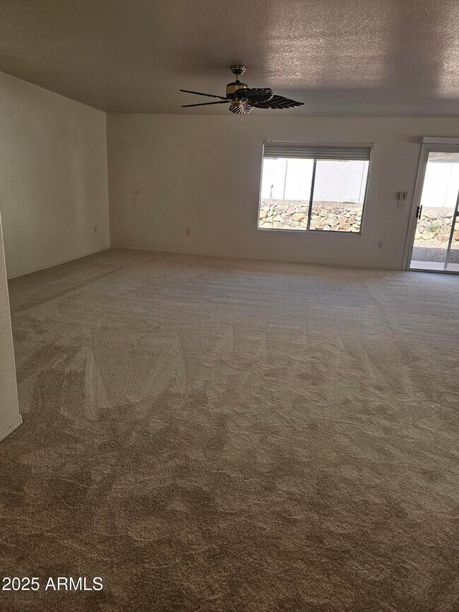 Foto del edificio - 2850 Glengarry Way