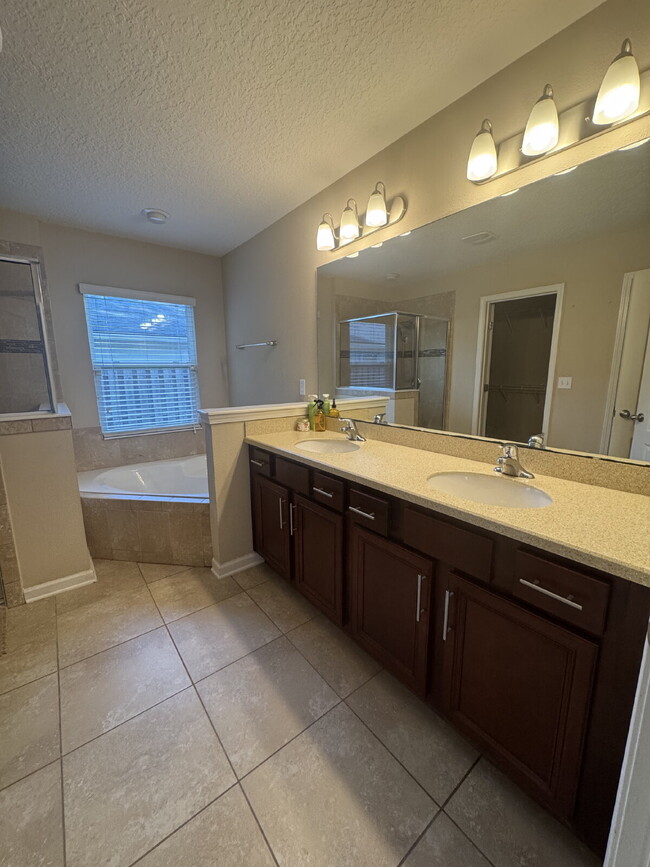 Building Photo - 4 Bedroom Home in Sandler Chase – Jacksonv...
