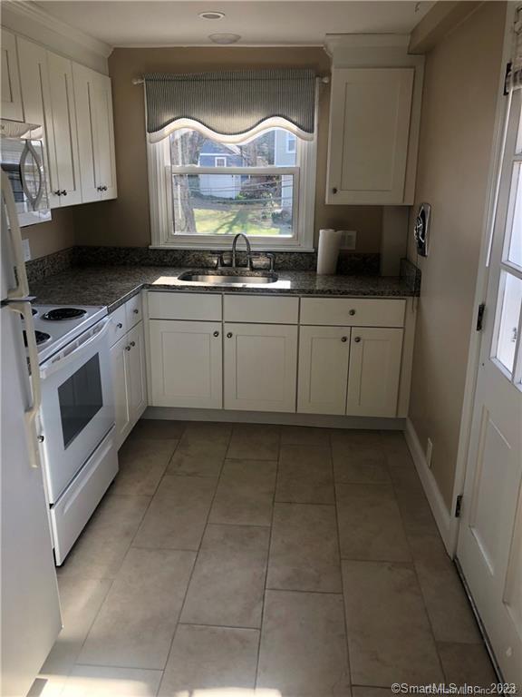 Building Photo - 38 N Main St