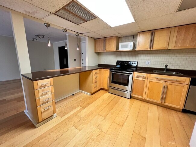 Foto del edificio - 13 Shadowbrook Ln