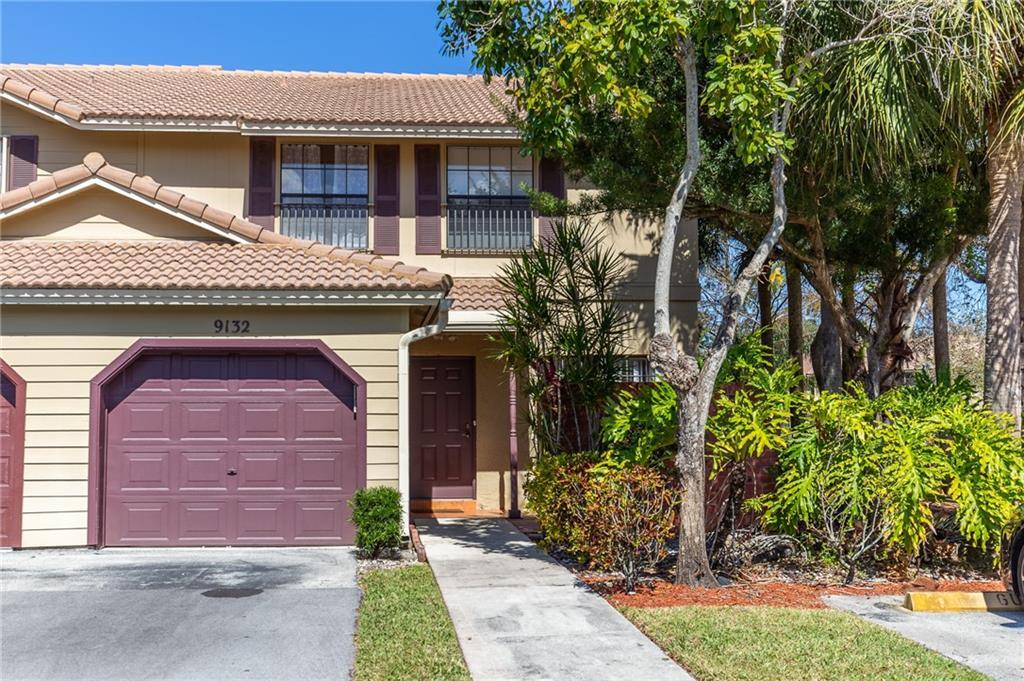 Foto principal - 9132 Vineyard Lake Dr