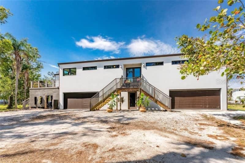 Primary Photo - 760 S Oxford Dr