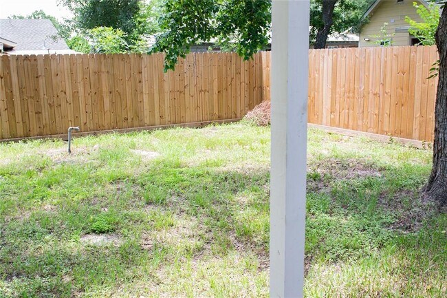 Foto del edificio - 5814 Pershing St