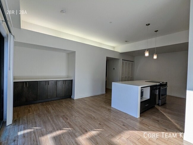 Foto del edificio - 662 E 63rd St