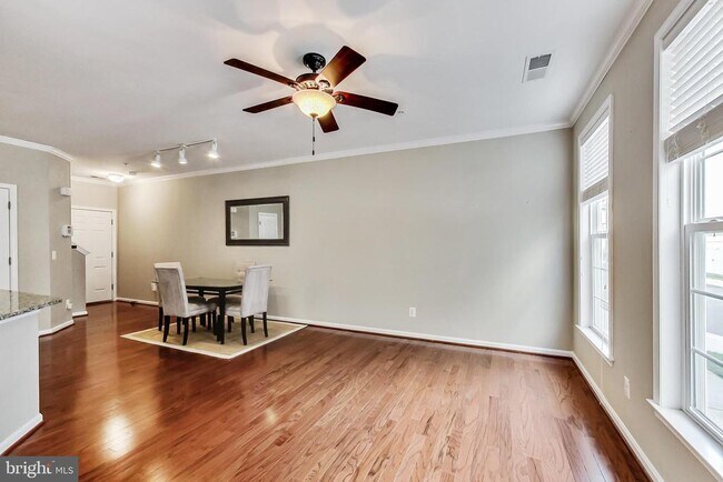 Building Photo - 42303 San Juan Terrace