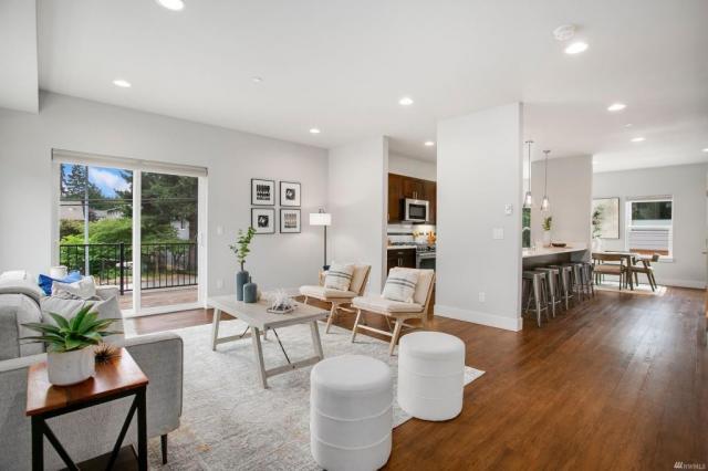 Building Photo - 3 bedroom in Kenmore WA 98028