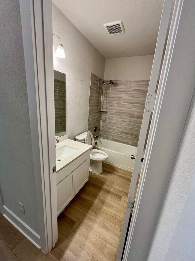 Building Photo - 2816 Sage Brush Dr