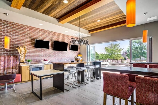 Building Photo - Outlook DTC