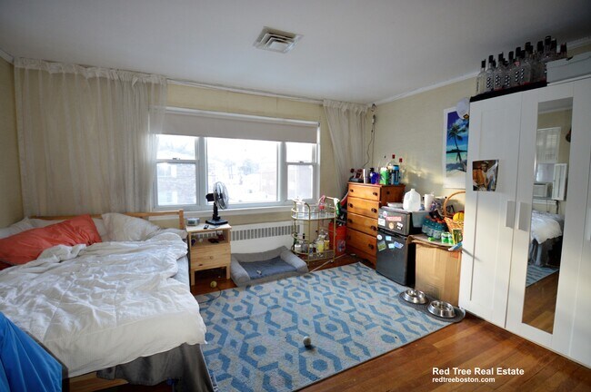 Foto del edificio - 16-18-18 Caltha Rd