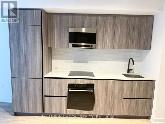 Photo du bâtiment - 127 Broadway Ave