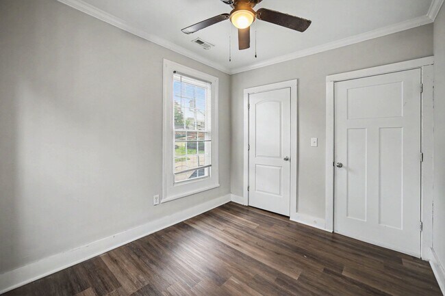 Foto del edificio - 57 Corban Ave SW