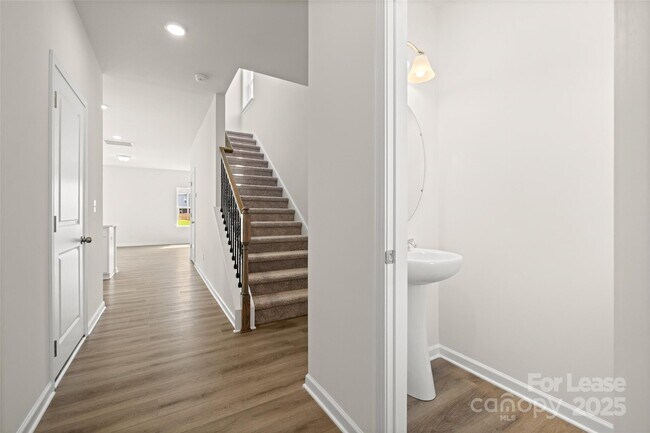 Foto del edificio - 1231 Langston Ln