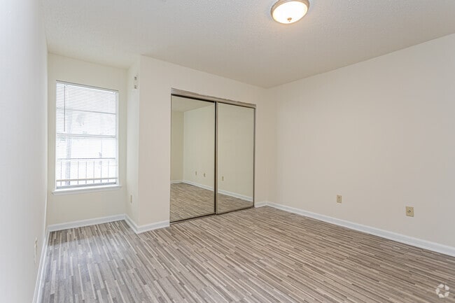 2BR, 2BA - 866SF - Azalea Belle